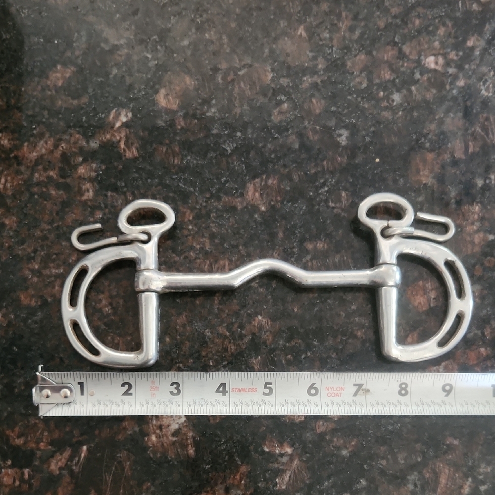 Kimberwick English Horse Bit With Hooks